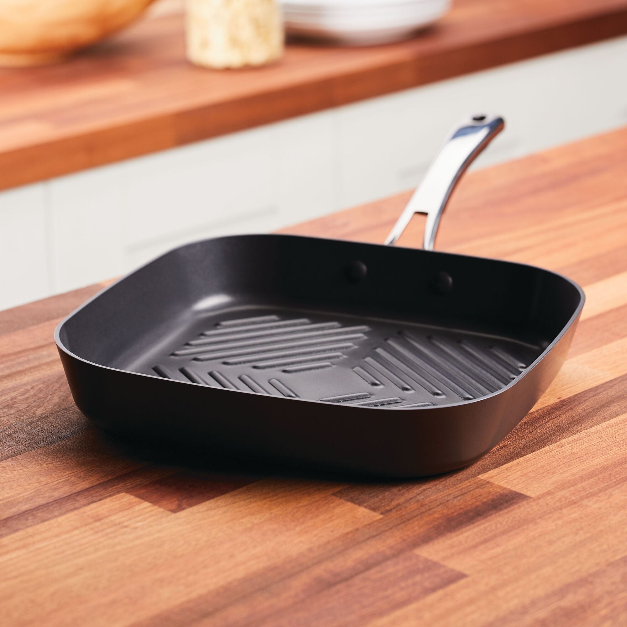 Square-81181_RR_RHO_11inGrillPan_HA_Environmentcrop